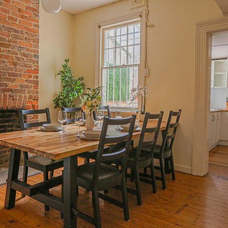 Stylish 3-Bedroom Near Darling Harbour シドニー エクステリア 写真