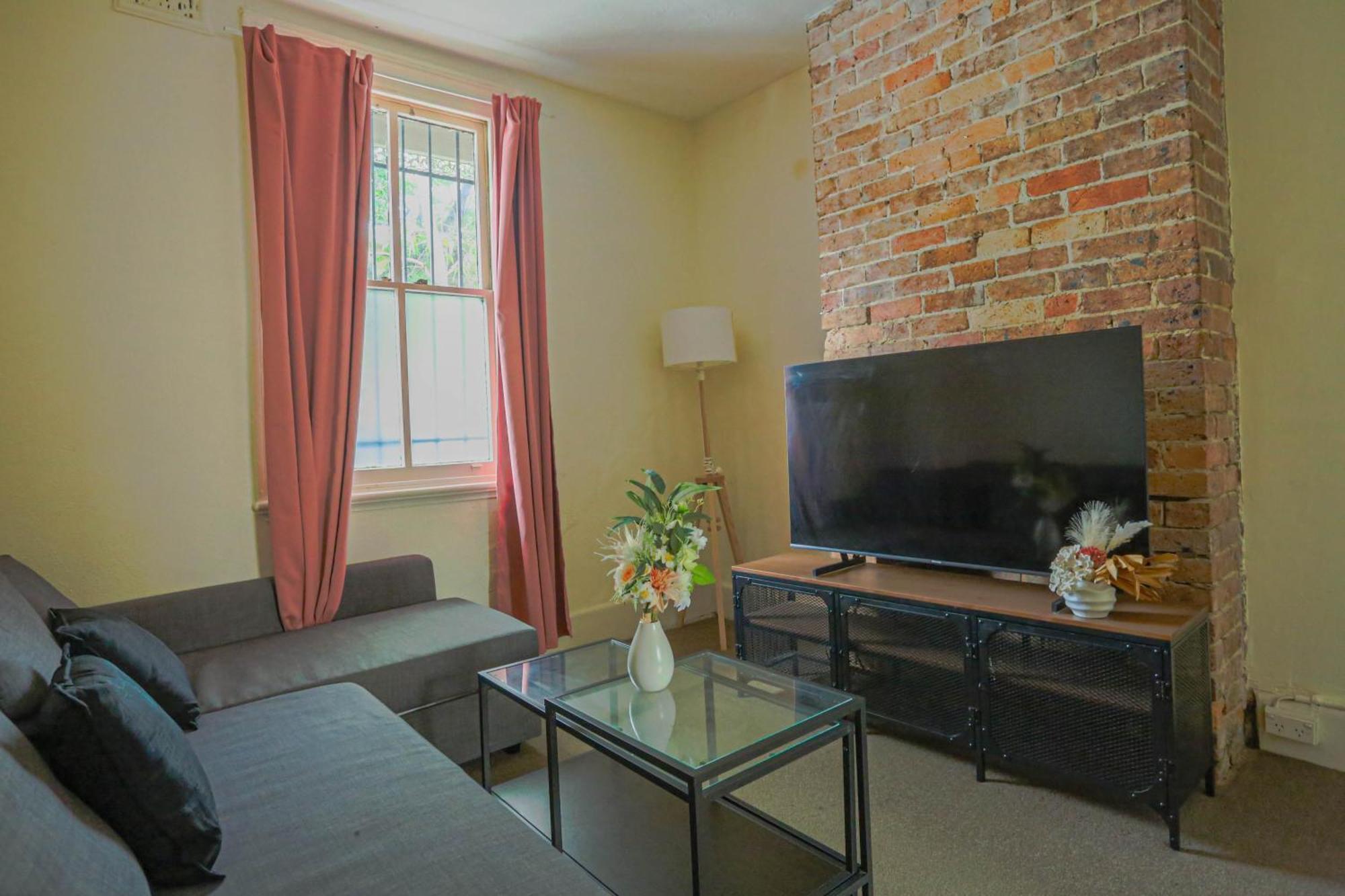 Stylish 3-Bedroom Near Darling Harbour シドニー エクステリア 写真